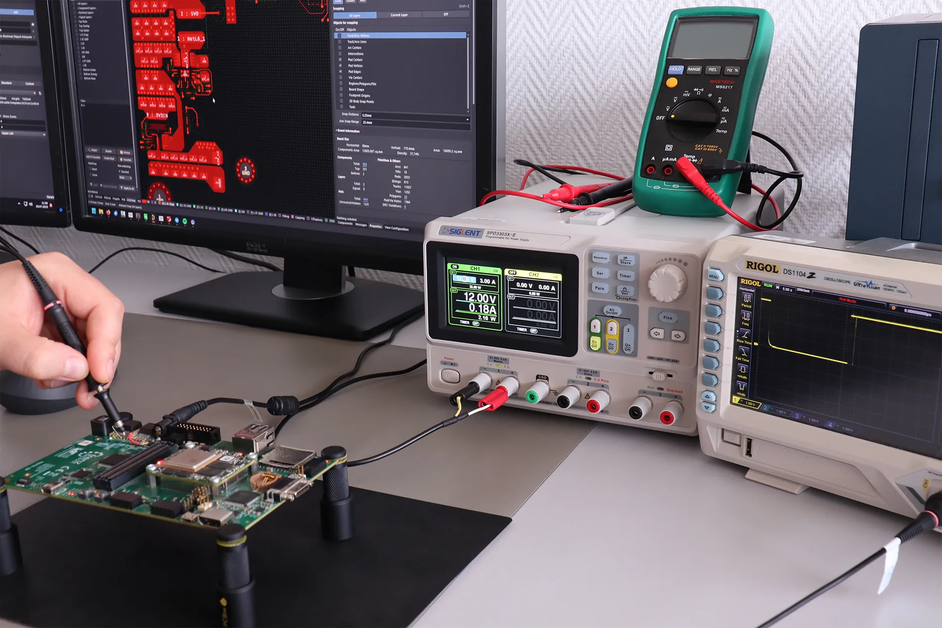 Entwickler-Board von Trenz Electronic in einer technischen Entwicklungsumgebung